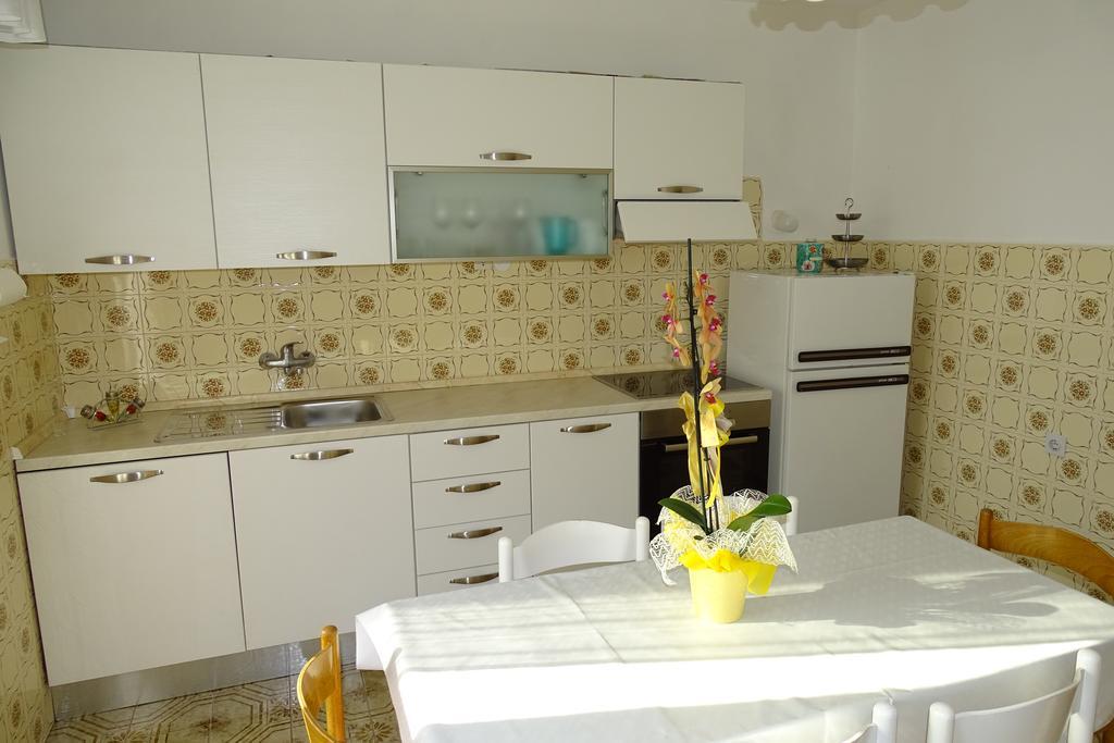 Parenzana Bibali 65 A 52460-buje *